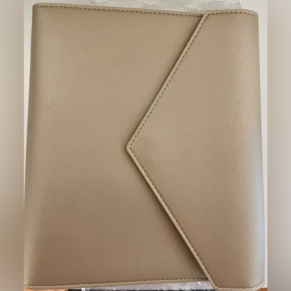 Erin Condren A5 Agenda, champagne cover and gold rings